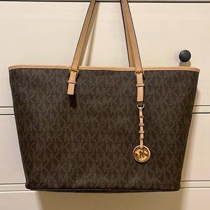 Michael Kors Jet Set Travel Tote